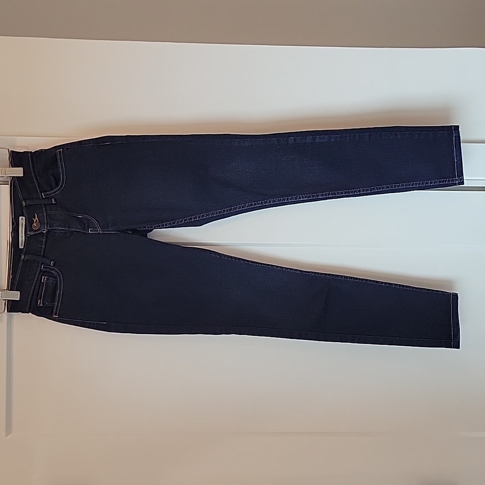 Levi's skinny jeans size 24